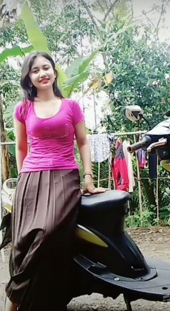 Video Viral 2025 Terbaik 10 Video Wiwik Fyp Baju Dinas Merah Gemoy Paha Tompelen Tenggelam Dalam Hasrat One For All Indonesia Trending Official Abg SMP